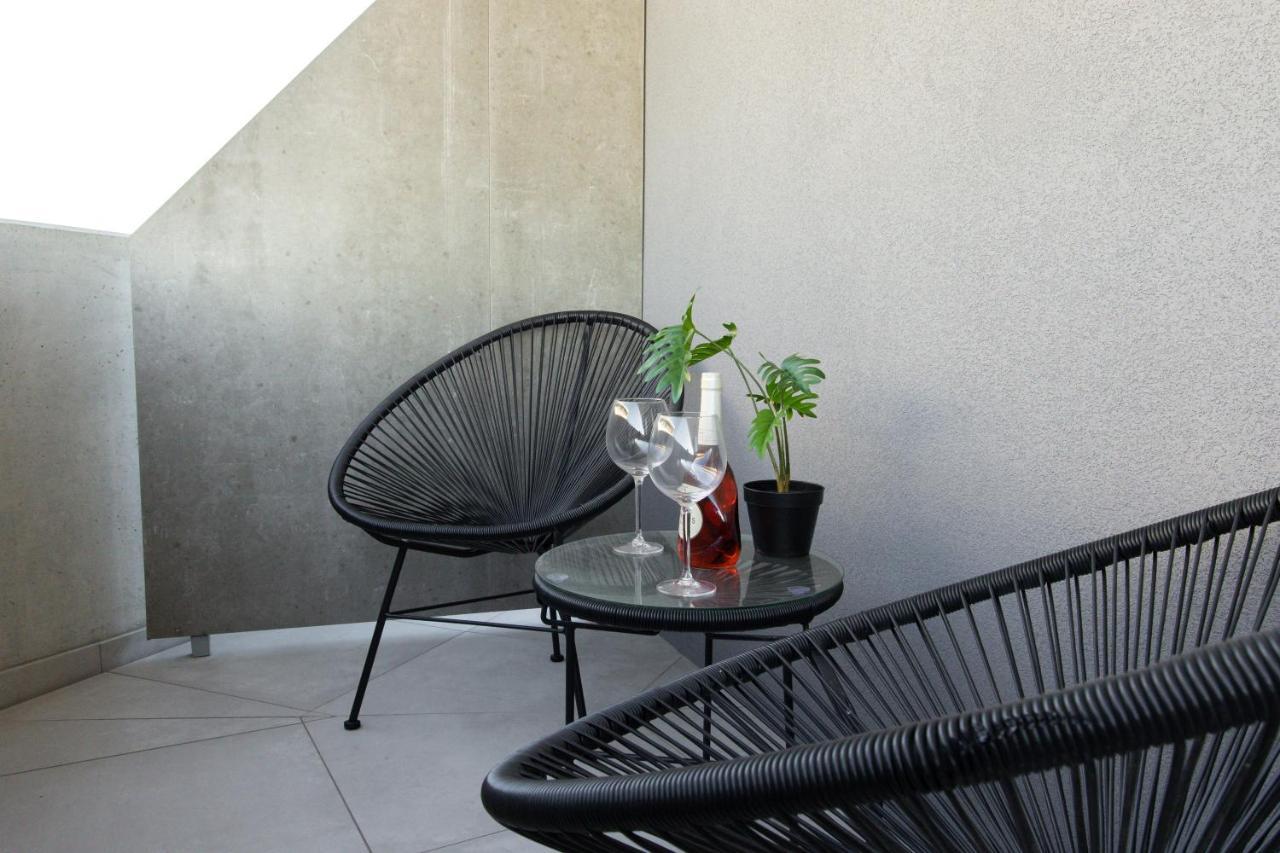 Signature Flat By Sweet Apartment *