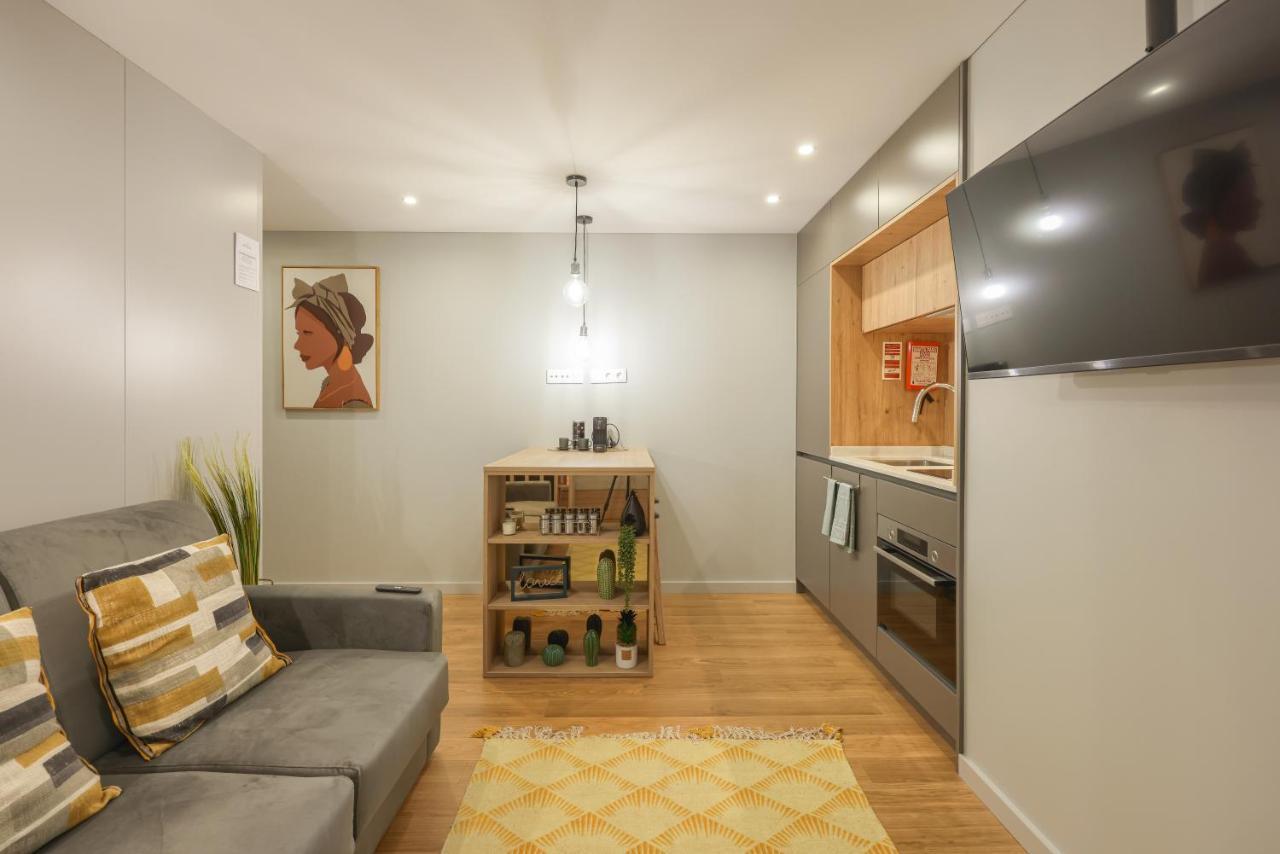 Signature Flat By Sweet